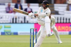 ENG vs NZ 1st Test : WTC फाइनल से पहले भारत के लिए खतरे की घंटी , इस बल्लेबाज ने डेब्यू टेस्ट मैच में लगाई सेंचुरी
