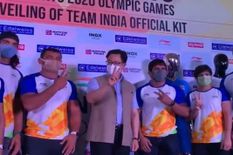 टोक्यो ओलिंपिक के लिए भारतीय दल की जर्सी लॉन्च, तीन रंगों का इस्तेमाल