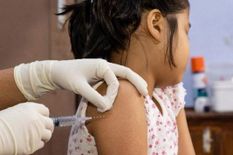 तीसरी लहर का भय  :  भारत में भी बच्चों को लगाई जाएगी फाइजर की कोरोना वैक्सीन: डॉ गुलेरिया