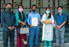 मणिपुर में कॉलेज शिक्षकों ने मुख्यमंत्री कोविड राहत कोष में दान किया एक दिन का वेतन



