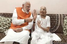 वैक्सीन पर अफवाहों को PM मोदी ने किया खारिज, कहाः मेरी 100 साल की मां ने भी लगवाया टीका