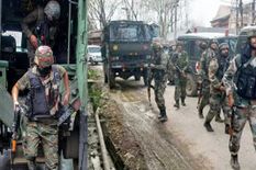 श्रीनगर में सुरक्षा बलों और आतंकवादियों के बीच मुठभेड़ जारी, जवानों के घेरे में फंसे हैं तीन आतंकी
