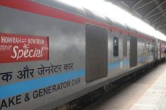 Indian Railways: रेल यात्रियों के लिए खुशखबरी, रेलवे ने इन स्पेशल ट्रेनों को चलाने का किया ऐलान, टिकट की बुकिंग शुरू