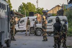 जम्मू कश्मीर में सेना को मिली बड़ी कामयाबी, लश्कर-ए-तैयबा के दो आतंकवादी गिरफ्तार