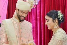 क्रिकेटर शिवम दुबे ने रचाई शादी , गर्लफ्रेंड अंजुम खान के साथ की शादी, फोटो देख लोगों ने किए भद्दे कमेंट