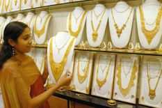 Gold-Silver Price: आज फिर सस्ता हुआ सोना, अब इतना रह गया है चांदी का भाव