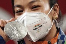 ओलंपिक: सिल्वर मेडल जीतनेवाली मीराबाई चानू बनेंगी एएसपी, मणिपुर सरकार ने दिया तोहफा

