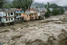 हिमाचल प्रदेश में आसमान से बरस रही है मौत, अब तक 20 लोगों के मरने की आशंका