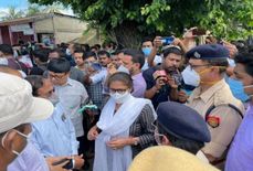 असम-मिजोरम विवाद: बॉर्डर पर जा रहे कांग्रेस नेता को पुलिस ने रोका, कहा- सिर्फ स्थानीय लोगों को जाने की इजाजत



