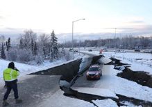 अलास्का में 8.2 की तीव्रता के भूकंप के बाद सुनामी की चेतावनी 





