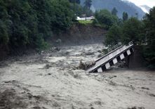 कुपवाड़ा में अचानक आयी बाढ़ में पुल,सड़कें क्षतिग्रस्त 

