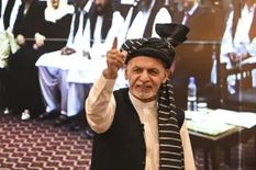तालिबान का खौफ : कैश से भरी 4 कारों और हेलिकॉप्टर लेकर काबुल से भागे राष्ट्रपति अशरफ गनी: रिपोर्ट