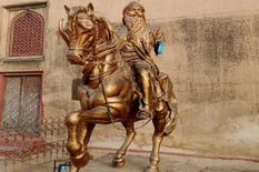 पाकिस्तान में फिर शुरू हुआ हिंदुओं पर अत्याचार, तोड़ी गई महाराजा रणजीत सिंह की मूर्ति
