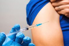 कोरोना वैक्सीन से हुई बीमारी, अब लड़के को सरकार देगी डेढ़ करोड़ रूपये