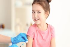 खुशखबरी, इस महीने तक आ सकती है बच्चों के लिए कोरोना की वैक्सीन, ट्रायल जारी



