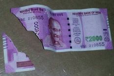 अगर फट गया है 2 हजार रुपए का नोट, तो बैंक बदले में देगा इतने रुपए, जानिए कैसे