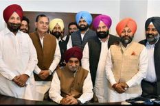 अमरिंदर सिंह सरकार के खिलाफ फिर शुरू हुई बगावत, कांग्रेस आलाकमान से मिलेंगे चार मंत्री

