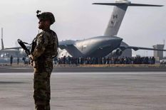 काबुल एयरपोर्ट के बाहर आत्मघाती हमला, एयरपोर्ट पर हजारों की संख्या में लोग मौजूद, कई लोगों के घायल होने की खबर