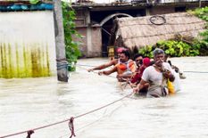 बिहार में बाढ़ का कहर : 15 जिलों के 20 लाख लोग बाढ़ से प्रभावित, अब तक 53 की मौत