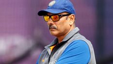 भारतीय क्रिकेट टीम के मुख्य कोच रवि शास्त्री COVID-19 के तीसरी लहर के शिकार