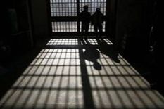 UP में वयस्क के रूप में जेल में बंद नाबालिग की आत्महत्या पर NHRC ने मांगी report



