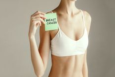 ब्रेस्‍ट ही नहीं अंडरआर्म की गांठ भी है Breast Cancer का लक्षण, नई उम्र की महिलाएं को हो रही ये बीमारी