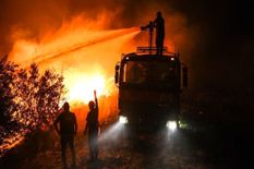 त्योहार पर छाया मातम, भीषण आग ने 11 दुकानें जलाकर कर दी राख, डेढ़ करोड़ का नुकसान