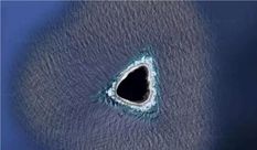 ये क्या है! Google मेप पर रहस्यमय द्वीप 'खोखली धरती का प्रवेश द्वार' 