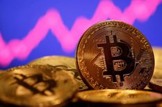 एक्‍सपर्ट का दावा: अपने पोर्टफोलियो में शामिल करें Bitcoin, 2021 में हो सकते है मालामाल 