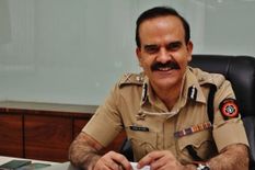 मुंबई पुलिस के पूर्व कमिश्नर परमबीर सिंह की मुश्किलें बढ़ी,  गैर जमानती वारंट जारी