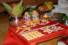 Diwali 2021 Subh Muhurat: ज्‍योत‍िषाचार्य से जानिए व्यापारिक संस्थानों में महालक्ष्मी पूजन के शुभ मुहूर्त