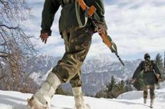 जम्मू-कश्मीर में नियंत्रण रेखा के समीप विस्फोट, अधिकारी और जवान शहीद 