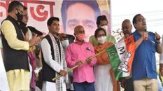 भाजपा को झटकाः TMC में शामिल हुए बीजेपी नेता राजीव बनर्जी