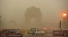 दिवाली के पटाखों ने दिल्ली का घोटा दम, 'खतरनाक' हवा में सांस लेना हुई मुश्किल