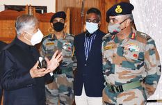 GoC ने अरुणाचल प्रदेश के राज्यपाल बीडी मिश्रा के साथ की रक्षा मुद्दों पर चर्चा 