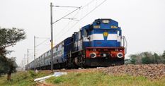 भारतीय रेलवे ने एक झटके में 228 ट्रेनों को रद्द किया, फिर भी जनता को दी इस तरह राहत, जानिए कैसे
