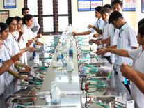 सिक्किम के छात्रों के लिए एसएमआईएमएस में 50 मेडिकल सीटें आरक्षित, CM गोले ने फैसले का किया स्वागत



