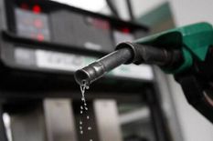 खुशखबरीः 8 रुपए प्रति लीटर सस्ता हो गया पेट्रोल, सरकार ने लिया सबसे बड़ा फैसला