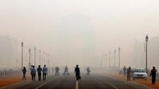 Air Pollution: राजधानी दिल्ली में स्कूल खोलने पर सुप्रीम कोर्ट नाराज, सरकार को लगाई फटकार