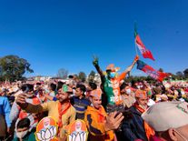 वीडियो : प्रधानमंत्री नरेन्‍द्र मोदी ने देवभूमि का शीश नवाकर जताया आभार, सुनाई कविता 