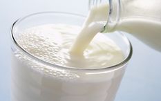 सेहत के लिए बहुत लाभदायक होता है फुल क्रीम दूध,  जानें इसे पीने के फायदे