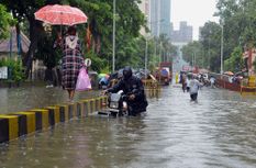 Weather Report: चार दिन पहले ही बंगाल में मानसून की दस्तक, अगले 5 दिनों तक इन राज्यों में होगी भारी बारिश
