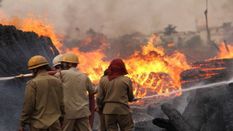 पश्चिम बंगाल के हल्दिया में इंडियन ऑयल के कैंपस में लगी आग, 3 की मौत और 35 घायल
