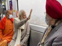 पीएम मोदी ने कानपुर मेट्रो का उद्घाटन किया, बने पहले यात्री, योगी आदित्यनाथ भी साथ