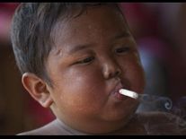 रोज 40 सिगरेट पीता था ये 2 साल का बच्चा, स्मोकिंग छोड़ने के बाद पहचानना हुआ मुश्किल

