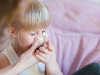 अगर बच्चों को ज्यादा परेशान करता है सर्दी-जुकाम, इस तरह रखें स्वस्थ



