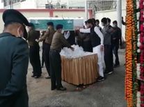 अरुणाचल में शहीद हुए सैनिक का शव पहुंचा भोपाल, शाजापुर के लिए किया रवाना



