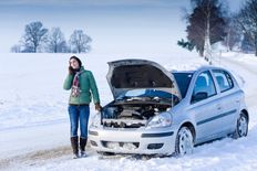 सर्दियों में कार की सही देखभाल बचाएगी बड़ी दुर्घटनाओं से,  ड्राइव करते वक्त इन बातों का रखें ध्यान