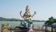 Saraswati Temples: भारत में हैं देवी सरस्वती के ये 8 चमत्कारी मंदिर, एक को लेकर है विवाद