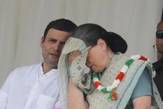सोनिया गांधी को हुआ कोरोना, फिर भी 8 जून को प्रवर्तन निदेशालय के सामने होंगी पेशः सुरजेवाला